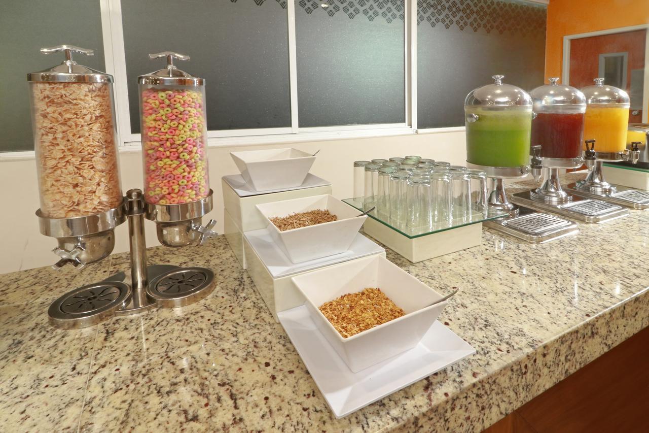 Wyndham Garden Guadalajara Acueducto Hotel Zapopan Luaran gambar
